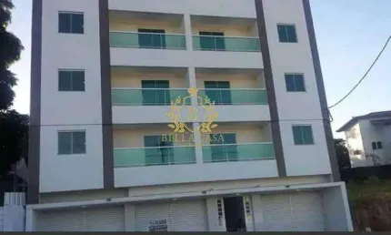 Excelente apartamento para locação por r$1.700,00 no centro de araruama – localização privilegiada