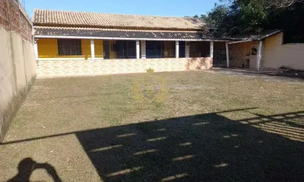 Casa à venda em condomínio fechado por r$ 135.000,00- alpha beach - araruama - rj