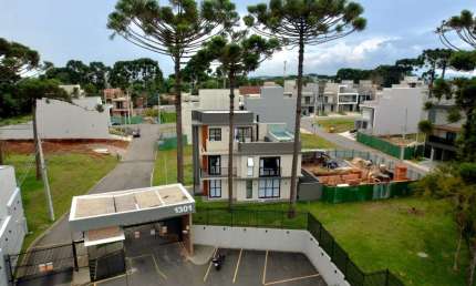 Terreno à venda na Rua Emanoel Voluz, 1301, Pinheirinho, Curitiba, 243 m2 por R$ 609.000