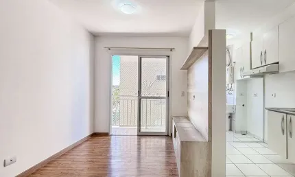 Apartamento com 2 quartos para alugar na Rua Amadeu Assad Yassim, 270, Bacacheri, Curitiba, 53 m2 por R$ 2.300