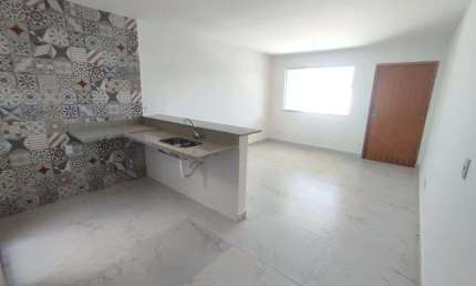 Casa linear 2 qts c/suíte e quintal frente a Praia da Brisa - Guaratiba
