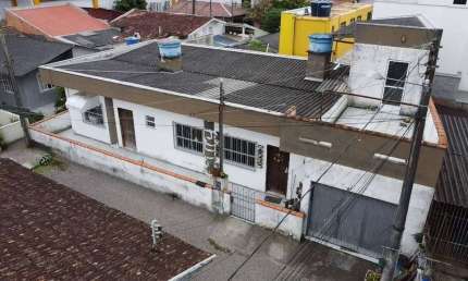 Excelente Casa no Centro proximo ao Mercado Angeloni