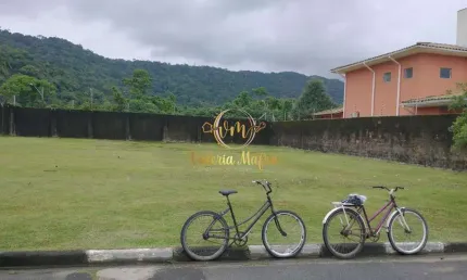Terreno à venda na Rua Q, 999, Enseada, Guarujá