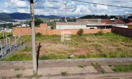 Terreno à venda no Jardim dos Manacás, Poços de Caldas 