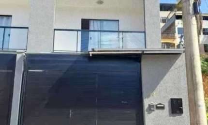 Casa com 3 quartos à venda na Rua Escoteiro Fernando César, Nova Era, Juiz de Fora, 224 m2 por R$ 689.000