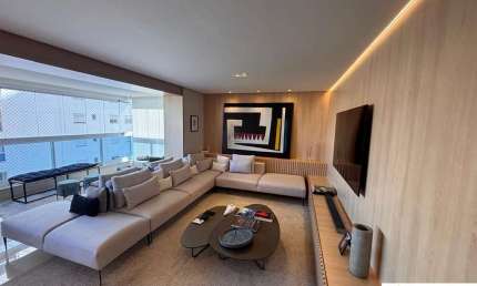 Apartamento de 4 Quartos a venda em frente o parque Flamboyant