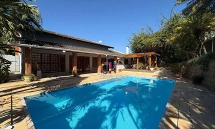Casa com 3 dormitórios para alugar, 422 m² por R$ 12.000/mês - Condomínio Vista Alegre - Sede - Vinhedo/SP