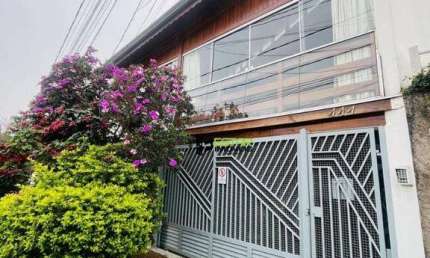 Casa com 3 dormitórios para alugar, 138 m² por R$ 4.220,00/mês - Jardim do Lago - Atibaia/SP