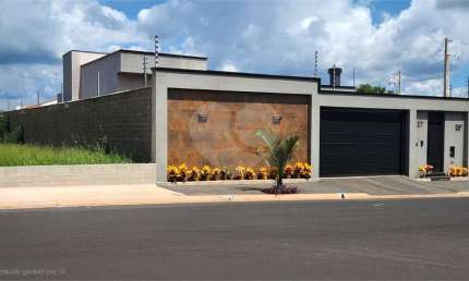 Casa com 3 quartos à venda na Angelo Falconi, Cidade Jardim, Araraquara