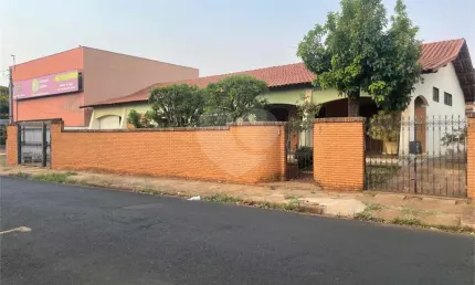 Casa com 3 quartos à venda na Major Carvalho Filho, Centro, Araraquara