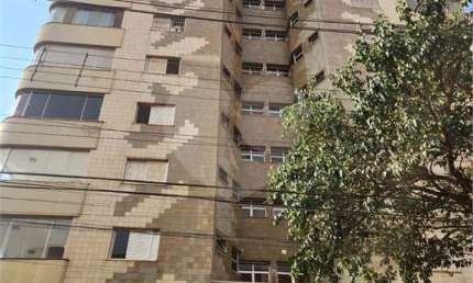 Apartamento com 4 quartos à venda ou para locação em Centro - SP