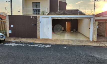 Casa com 3 quartos à venda em Jardim Primavera - SP