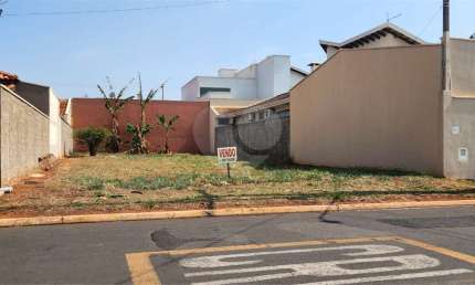 Terreno à venda na Italo Severino Micelli, Jardim dos Flamboyants, Araraquara