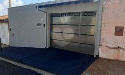 Casa com 3 quartos à venda na Maria Terezinha Castelo Branco Cruz, Parque Igaçaba, Araraquara