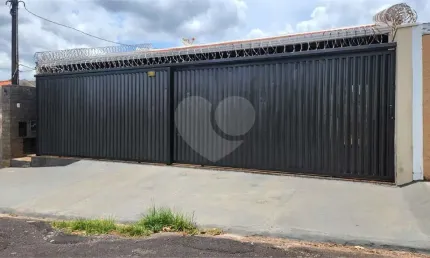 Casa com 4 quartos à venda em Jardim Roberto Selmi Dei - SP