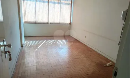 Apartamento com 2 quartos à venda ou para locação em Centro - SP