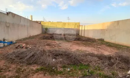 Terreno à venda na Avenida Orlando da Valle, Cidade Jardim, Araraquara