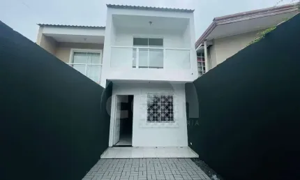 Sobrado à venda, 2 quartos, 2 vagas, Neves - Ponta Grossa/PR