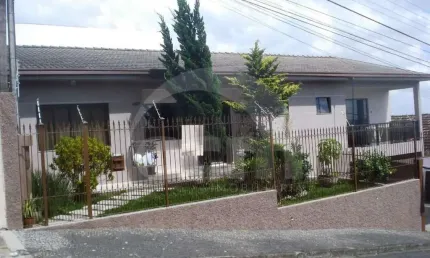 Casa para aluguel, 3 quartos, 1 suíte, 2 vagas, Centro - Ponta Grossa/PR