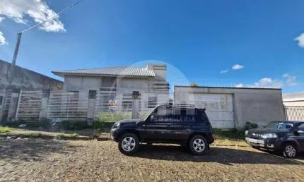 Sobrado imponente com alto padrão e excelente potencial.