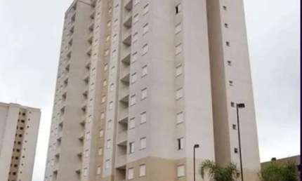 Apartamento com fino acabamento, financiável, excelente localização.
