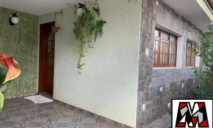 Casa térrea com edícula para fins residenciais ou comerciais no vianelo
