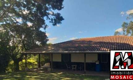 Chácara Lagoa dos Patos com 03 casa no terreno, churrasqueira, piscina, pomar, acessos as rodovias Anhanguera e Bandeirantes