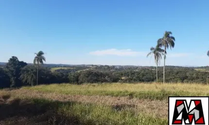 Sítio a venda em Ivoturucaia, medindo 54.000m2, com área verde, permuta.