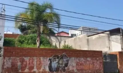 Terreno em aclive em ótima localização no jardim paulista i em jundiaí