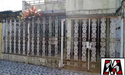 Casa para fins residenciais e ou comerciais no bairro do vianelo, desocupada, excelente localização.