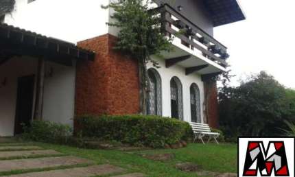 Casa com 04 Suítes com closet no bairro Jardim Novo Mundo