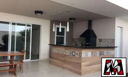 Casa em Condomínio Fechado no Bosque dos Jatobás, com  04 suites, linda, mobiliada.