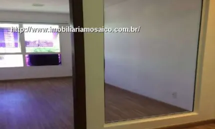 Sala comercial próxima ao Fórum no centro da cidade, desocupada