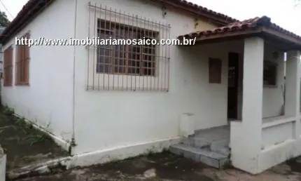 Casa na agapeama, térrea, desocupada, com 05 vagas de garagem