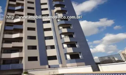 Apartamento no centro, amplo, com piscina, com 02 vagas