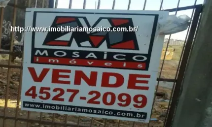 Terreno no centro, excelente para comercio, leve declive