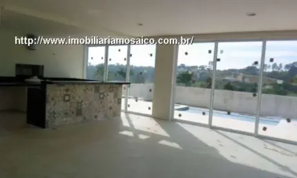 Maravilhosa residência com 3 suítes, escritório, piscina com espelho d'agua