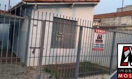 Casa a venda no Centro de Jundiaí, financia, próximo de vários comércios, Hospital Soban e Universitários.