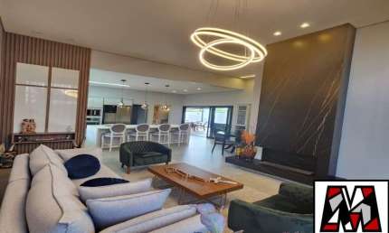 Casa a venda em condomínio fechado de luxo em Jundiaí, 04 suites, 03 vagas, lazer e segurança
