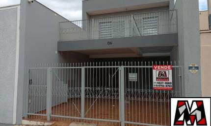 Casa a venda no Vianelo fins residenciais ou comerciais, parte alta, excelente localização, ótimo estado de conservação.