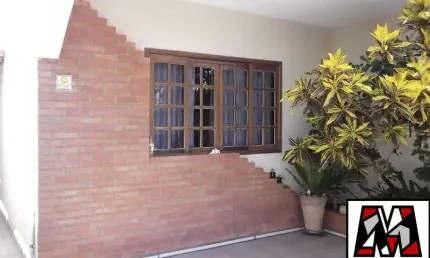 Casa a venda no Bairro Parque Eloy Chaves,  03 suítes, 02 vagas de garagem
