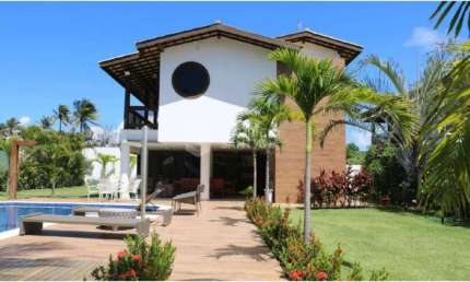 Casa  de 05 suítes no melhor condominio de Guarajuba há 50 m