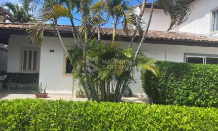 Casa térrea Semi mobiliada 2/4, sendo 1 suíte - Pitangueiras