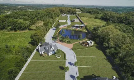 Terreno à venda na Nossa Senhora da Saúde, Caxias do Sul  por R$ 444.000