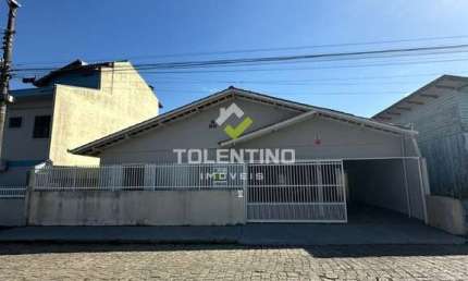 Casa com 3 quartos à venda na 800, 126, Centro, Balneário Piçarras por R$ 960.000