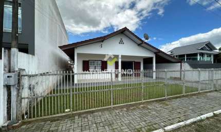 Casa com 3 quartos à venda na 459, 33, Centro, Balneário Piçarras por R$ 2.200.000