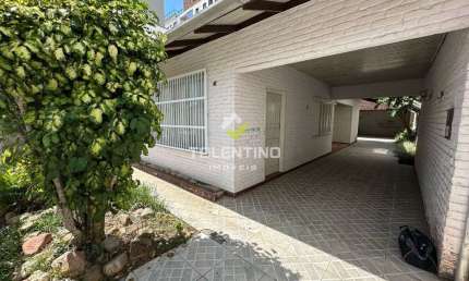 Casa com 5 quartos à venda na 750 (joão Medeiros), 47, Centro, Balneário Piçarras por R$ 1.450.000