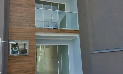 Otimo sobrado pertinho da praia apenas  300 metros ,mobiliado e decorado