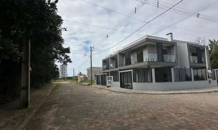 GRANDE OPORTUNIDADE SOBRADO APENAS 600 METROS DA PRAIA