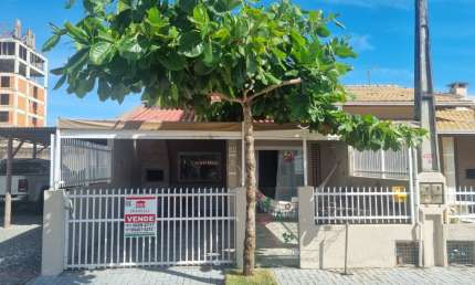 Casa com 3 quartos à venda na Avenida Nereu Ramos, 389, Itacolomi, Balneário Piçarras